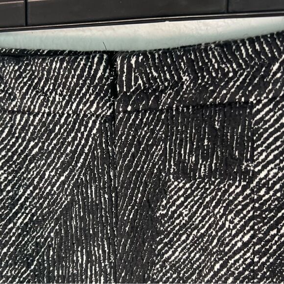 Banana Republic Black Pleated Tulip Swing Plus Size Black/white Skirt Size 14 - Picture 8 of 14